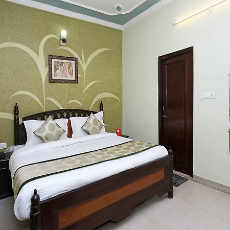 Oyo 11312 Aero Capital Hotel นิวเดลี ภายนอก รูปภาพ